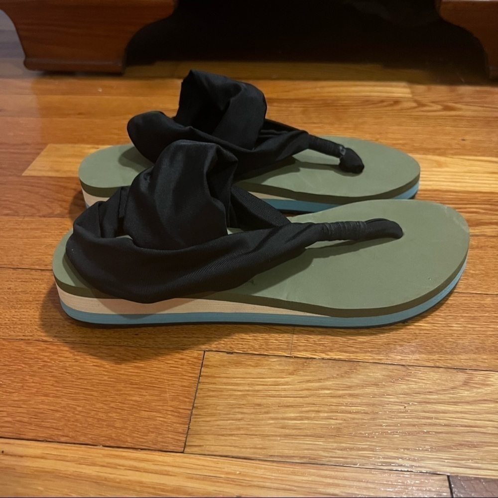 Chooka Yoga sling sandals